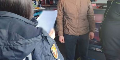 На Тернопільщині чоловік продавав автомобілі, ввезені для ЗСУ як гуманітарну допомогу