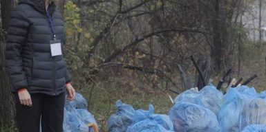 200 днепрян и две собаки вынесли из парков 975 мешков мусора: фото