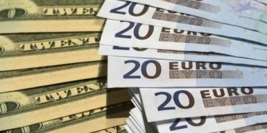 Курс валют 24 квітня: як гривня розпочала тиждень в банках та на “чорному ринку”