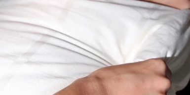 Били та душили подушкою: у лікарні Житомира катували неповнолітню дівчину