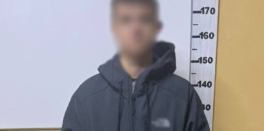 У Києві 18-річний хлопець під виглядом СБУ виманив у киянки 2000 доларів