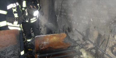 Пожилой человек пострадал на пожаре в гериатрическом пансионате: фото, видео