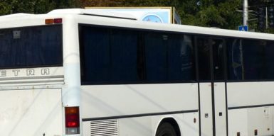 Карантин в Днепре: работодателям предлагают оплатить автобусы