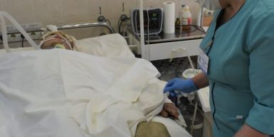 Коронавирус в Днепре: медсестры остаются после работы спать в свободных палатах