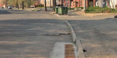 В Днепре закончили ремонт тротуара на Исполкомовской: фото
