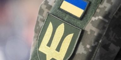 Вимагав звільнити сина: у Хмельницькому батько мобілізованого увірвався до ТЦК з битою