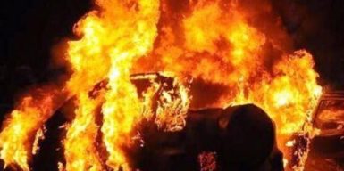 В ЕС и полиции прокомментировали поджог автомобиля днепровского активиста