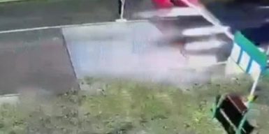 На Закарпатті мобілізований адвокат прорвав кордон на авто та втік в Угорщину