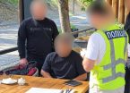 Адвокат обіцяв за 15 тисяч доларів фіктивне працевлаштування заради бронювання