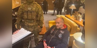 У Києві затримали адвоката, який вимагав майже 1 мільйон доларів США за вирішення земельного питання через КМДА