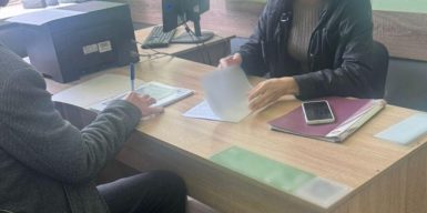 Експрацівниця банку привласнила понад мільйон гривень виплат бабусі загиблого військового