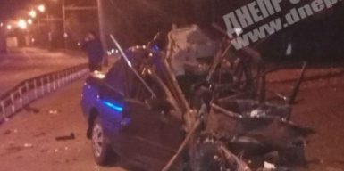 В Днепре водитель погиб на месте ДТП (фото)