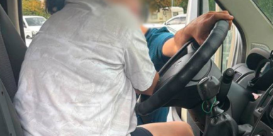 “Волонтерка” з Дніпропетровщини наживалася на авто для ЗСУ