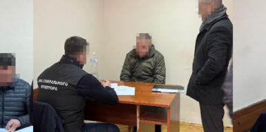 Схема тиску на бізнес на сотні тисяч доларів: посадовцям СБУ повідомлено про підозру