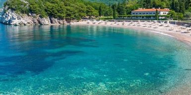 Черногория отменяет все ограничения для украинских туристов
