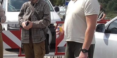 Працівника Дніпровського університету внутрішніх справ судитимуть за організацію переправлення чоловіків через кордон