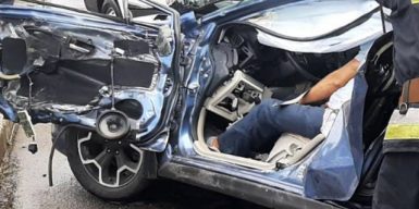 В Днепре водитель погиб после столкновения с грузовиком: видео