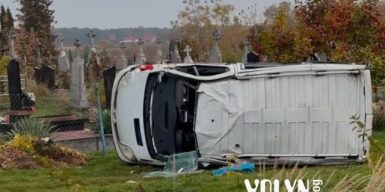 Біля цвинтаря на Волині бус потрапив в ДТП: травмувалися 5 працівників ТЦК