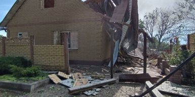 Ворог атакував три райони Дніпропетровщини БпЛА та КАБами: поранено 12 людей, серед них – дитина