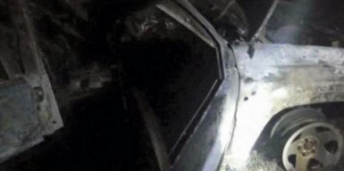 В Днепре сожгли угнанный джип сотрудницы КП горсовета: видео