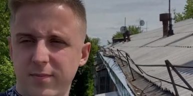 В Днепре инспектор по ЖКХ поборол страх высоты и проверил работу подрядчиков: видео