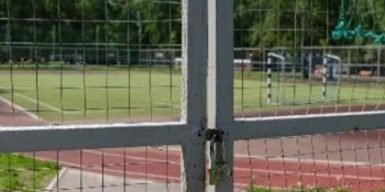 Все для людей: новые футбольные стадионы в Днепре оградили забором