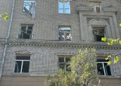 Ракетна атака на Дніпро: пошкоджено заклади освіти, житлова забудова, є загиблий та поранені