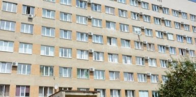 Незаконні «ковідні» доплати на 1,4 мільйона: на Прикарпатті судитимуть ексдиректора Калуської лікарні