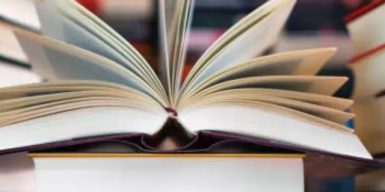 Поліція розслідує розтрату мільйонів на книгах для “національної єдності”