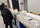 Контрабанда Apple на 35 мільйонів: на кордоні з Польщею виявили гаджети у днищі буса