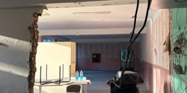 У Києві викрили мережу приватних ліцеїв, які за $10 000 фіктивно оформлювали чоловіків вчителями для отримання відстрочки