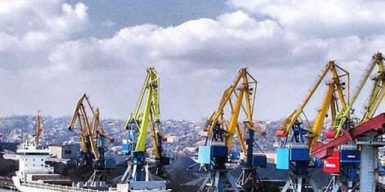 Директор закритого з квітня 2022 року Маріупольського порту досі отримує зарплату