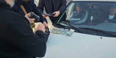 Маніпуляції зі штрафами та 11,5% відкату за ПДВ: на Тернопільщині затримали заступницю очільника ДПС та керівника терпідрозділу податкової