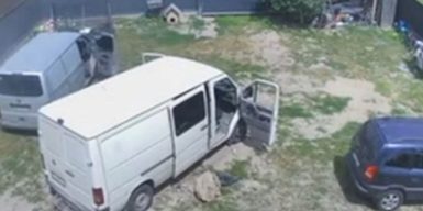 В селі біля Ковеля люди побили працівника ТЦК лопатами та пошкодили бус: поліція розпочала розслідування