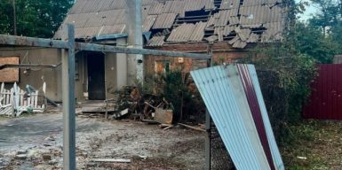 Двоє людей загинули, троє дорослих та одна дитина поранені внаслідок атак на Дніпропетровщину