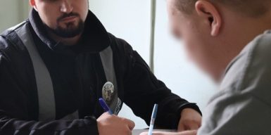 Шахраї, видаючи себе за представників ЗСУ, привласнили гумдопомогу на понад 8 млн грн