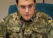 Військовослужбовцю – колишньому міністру інфраструктури Омеляну повідомили про підозру в ухиленні від служби