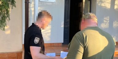 Командир військової частини нараховував виплати підлеглим, що не з’являлися на службу та займалися особистими справами
