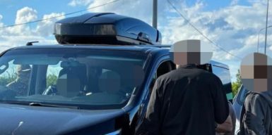 Квартира у Варшаві та елітні авто на матір: правоохоронця з Полтавщини підозрюють у незаконному збагаченні на 16 мільйонів