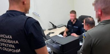 Понад 4,3 млн грн “бойових” у тилу: трьом екскомандирам ТрО оголошено підозру за безпідставні виплати