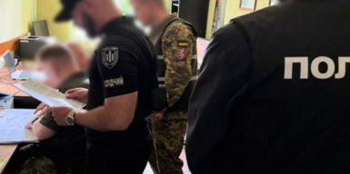 Посадовці трьох РТЦК Тернопільщини фіктивно мобілізували діючих військових для покращення показників