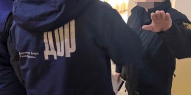 Посадовець ДСНС Буковини за попередньою змовою із забудовниками організував придбання службових квартир, непридатних для проживання