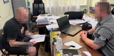 Співпрацював із ворогом та допомагав катувати побратимів: ДБР оголосило підозру бійцю “Азову”, який повернувся з полону