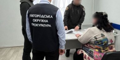 Посадовиця ужгородської лікарні підозрюється у закупівлі хірургічних наборів за завищеними цінами