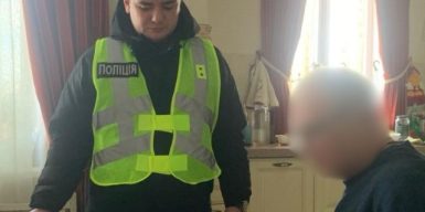 Невдала пластика перетинки: у Києві повідомлено про підозру лікарю, через дії якого пацієнт втратив зір