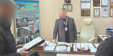 Керівник Полтавської обласної лікарні з лікарями-офтальмологами “заробили” понад 11 мільйонів на продажі безкоштовних лінз пацієнтам