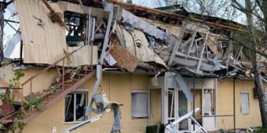 Ракетна атака на Дніпро: пошкоджені фітнес-центр, готель та офіс