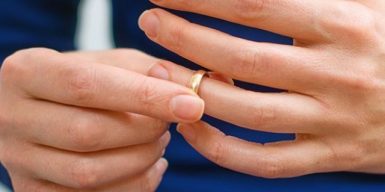 Девичья фамилия обойдется в копеечку: сколько стоит развод в Днепре