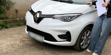 Керівник благодійного фонду та його спільник ввозили авто як “гуманітарку” та продавали