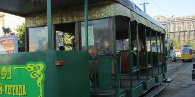 В Днепре вновь работает ретро-трамвай: фото, видео